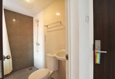 In-room Bathroom 5 Nozz Hotel (Dekat Bandara Ahmad Yani Semarang)