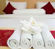 Bedroom 7 Hermes Palace Hotel Medan