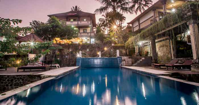 Swimming Pool Puri Saron Madangan Hotel