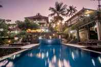 Swimming Pool Puri Saron Madangan Hotel