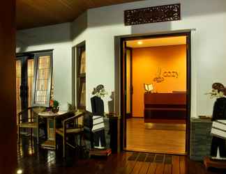 Lobi 2 COZY Boutique Guest House