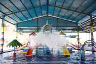 Swimming Pool Royal Caravan Trawas Hotel