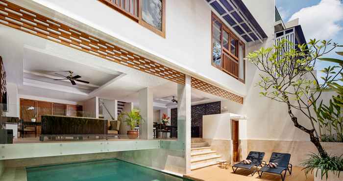 Kolam Renang Villa Kayu Raja