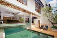 Kolam Renang Villa Kayu Raja