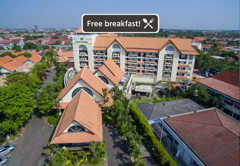 Bên ngoài Hotel Santika Cirebon