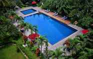 Swimming Pool 2 Hotel Santika Cirebon