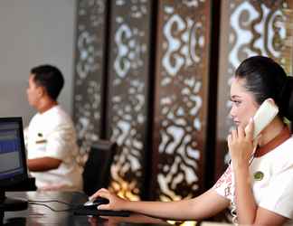 Lobby 2 Hotel Santika Cirebon