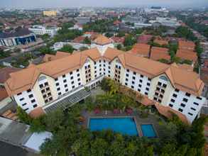 ภายนอกอาคาร 4 Hotel Santika Cirebon