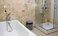 Toilet Kamar 7 Grand Paradise Hotel