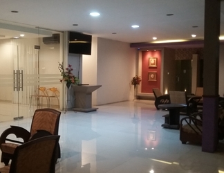 Lobi 2 Twin Star Hotel Solo