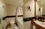 Toilet Kamar 4 Prime Plaza Hotel Purwakarta