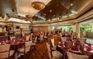 Restaurant 6 Prime Plaza Hotel Purwakarta