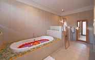 In-room Bathroom 4 Villa Griya Atma