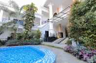 Swimming Pool The Grand Palace Hotel Yogyakarta