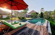 Swimming Pool 2 Villa Vastu 