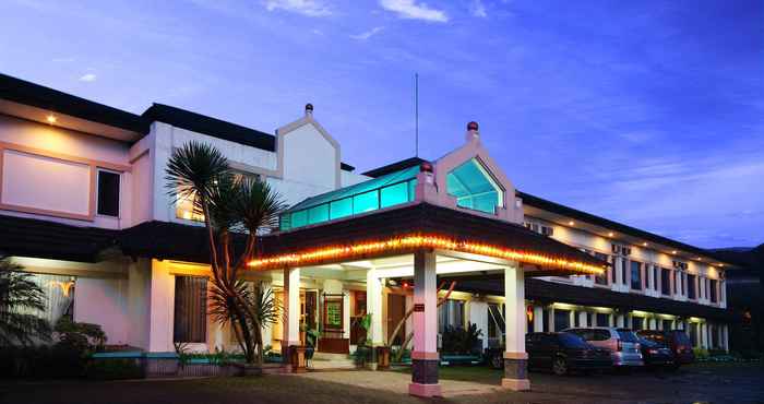 Lobby Parama Hotel Puncak