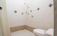 Toilet Kamar 7 Adalia Homestay - Semarang (Syariah)