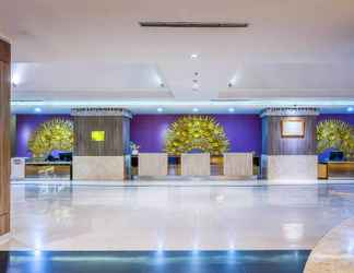 Lobby 2 Truntum Padang Hotel