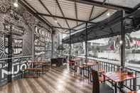 Bar, Cafe and Lounge Truntum Padang Hotel