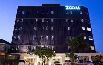 Luar Bangunan 4 ZOOM Hotel Jemursari