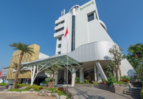 Exterior Lux Tychi Hotel Malang