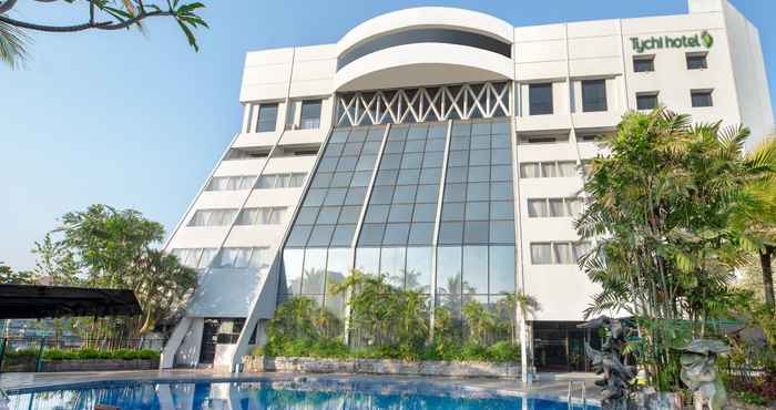 Bên ngoài Lux Tychi Hotel Malang