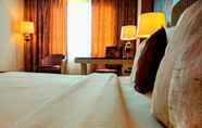 Bilik Tidur 6 Grand Rocky Hotel Bukittinggi