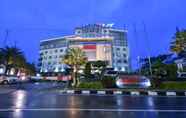 Luar Bangunan 2 Grand Rocky Hotel Bukittinggi