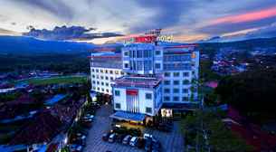 Grand Rocky Hotel Bukittinggi, Rp 953.317
