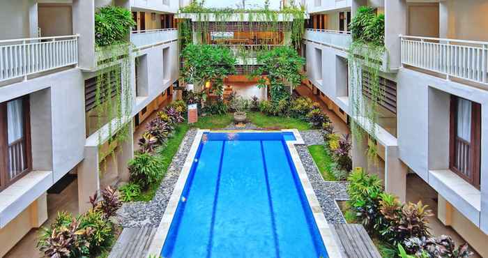 Kolam Renang The Legian Sunset Residence