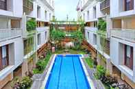 สระว่ายน้ำ The Legian Sunset Residence