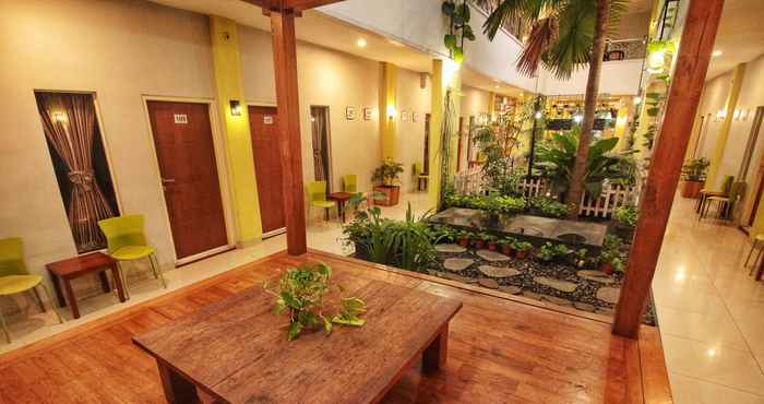 Common Space Zaen Hotel Syariah