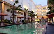 สระว่ายน้ำ 5 b Hotel Bali & Spa