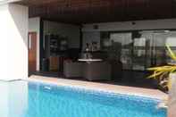 Swimming Pool Swiss-Belinn Manyar Surabaya