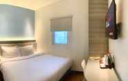 Bedroom 7 Amaris Hotel Season City Jakarta
