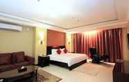 Bilik Tidur 6 Grage Hotel Cirebon