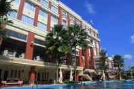 Swimming Pool Grand Wahid Hotel Salatiga