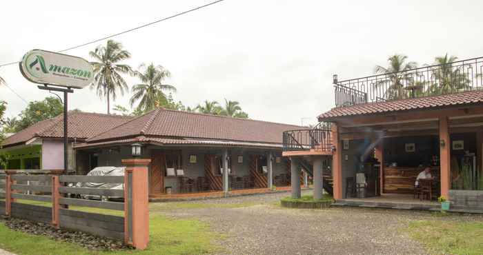 Bên ngoài Amazon Bungalow & Cottages