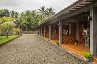 Bên ngoài 4 Amazon Bungalow & Cottages