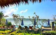 Kolam Renang 7 Laguna Reef Hut Lembongan