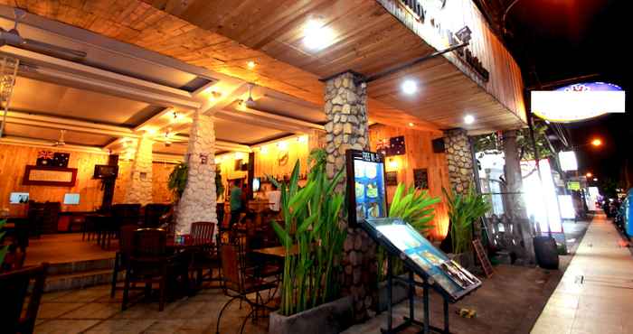 Lobby Jesen's Inn 1