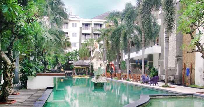 Swimming Pool Bali Kuta Resort