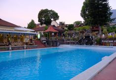 Kolam Renang 4 Inna Tretes Hotel