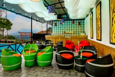 バー、カフェ、およびラウンジ Inna Tretes Hotel