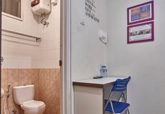 In-room Bathroom 6 Kantos Guest House