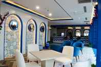 Quầy bar, cafe và phòng lounge Cavinton Hotel Malioboro Yogyakarta by Tritama Hospitality