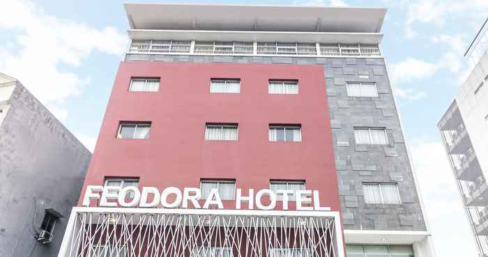 ภายนอกอาคาร Feodora Hotel Grogol