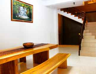 Phòng ngủ 2 U House Seminyak