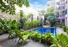 Swimming Pool 4 Prime Royal Boutique Hotel Surabaya