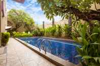 Swimming Pool Prime Royal Boutique Hotel Surabaya